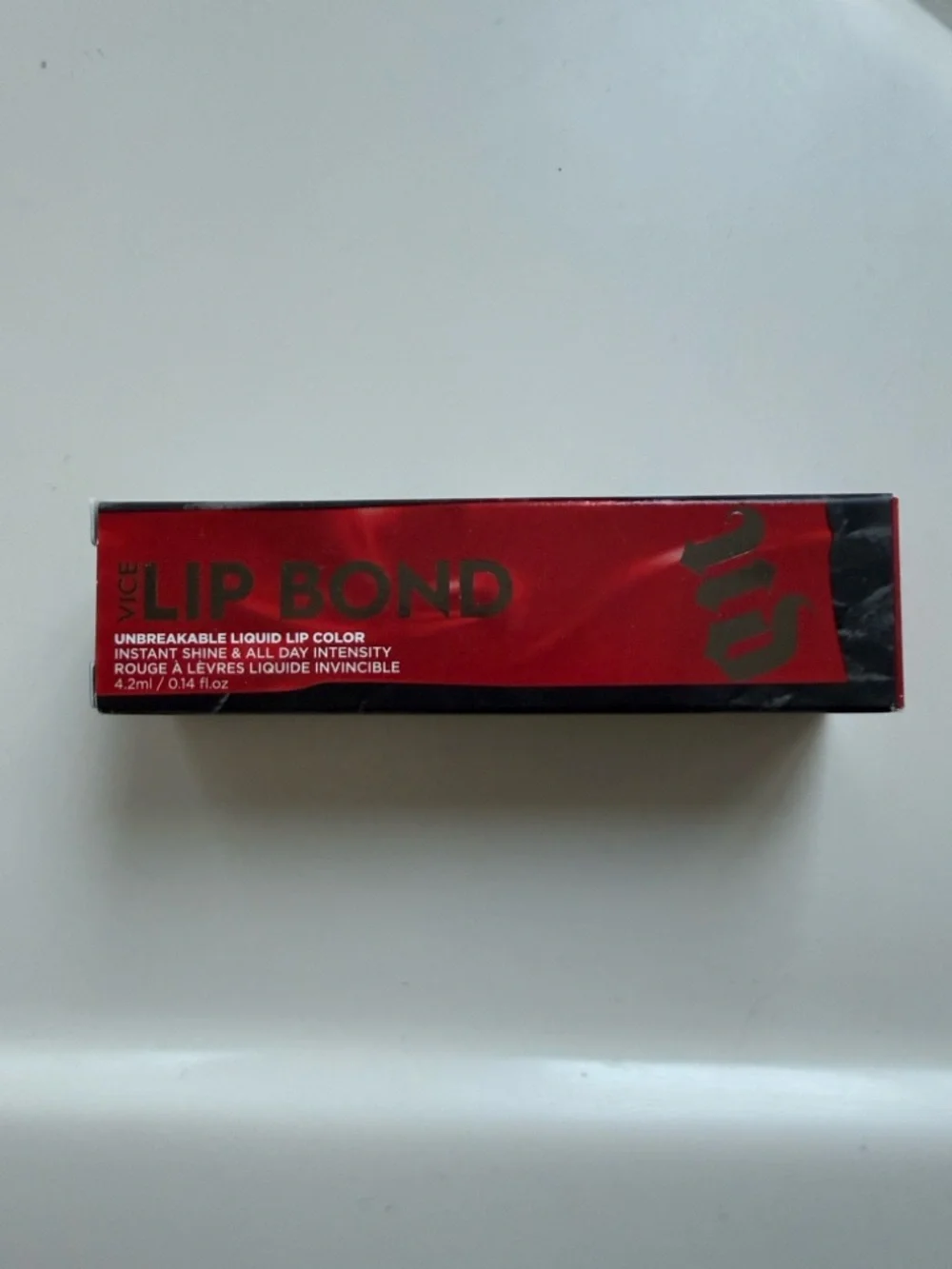Urban Decay Lip Bond Instant Shine Vibrant Red Lipgloss - Luminous Finish